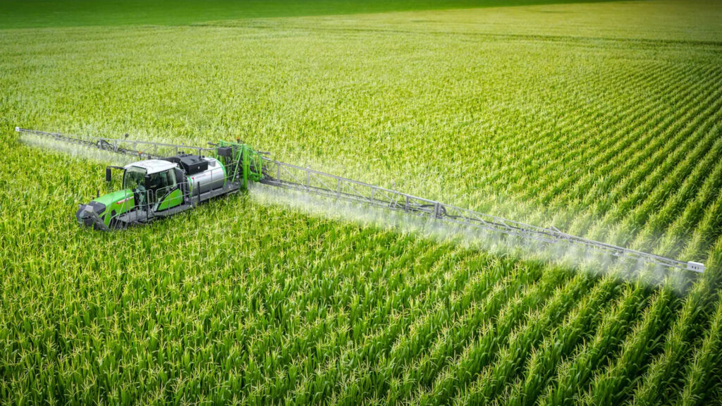 tractors-cropcare-1-1920x1200